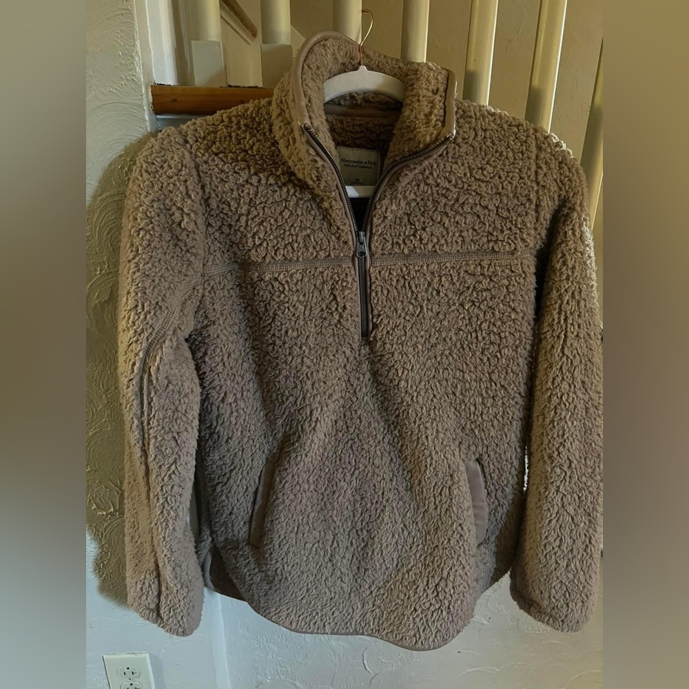Abercrombie Pullover NWOT Size XS